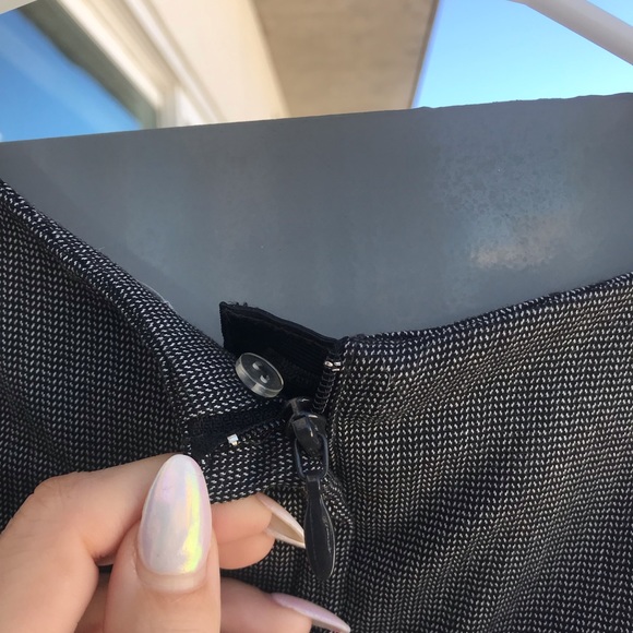 H&M Sheath Dress with Black Piping - Picture 4 of 5